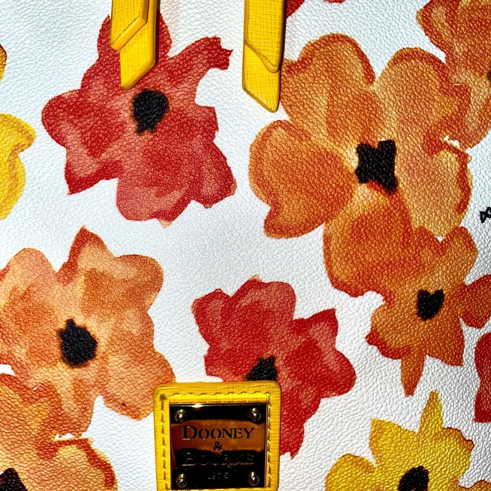 🎈SOLD🎈Dooney & Bourke Satchel Shoulder Bag Crossbody or Purse - Picture 3 of 14